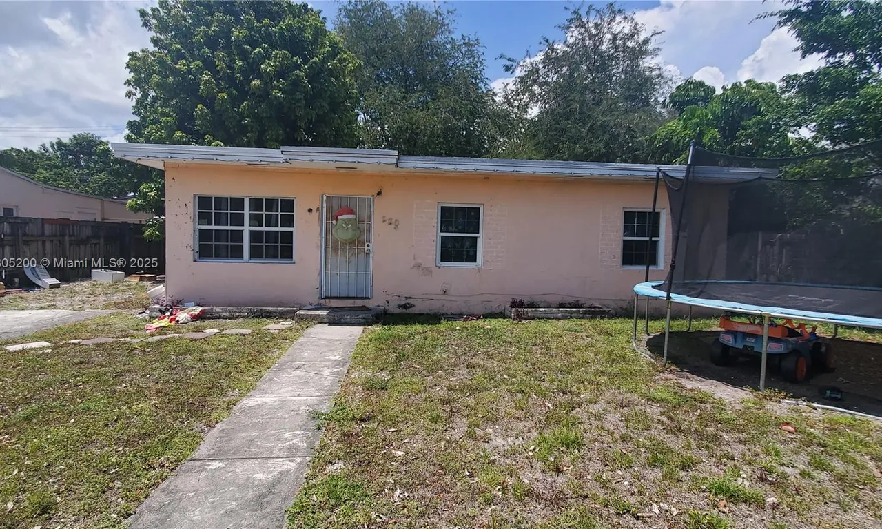 120 Seaman Ave, Opa-Locka FL 33054