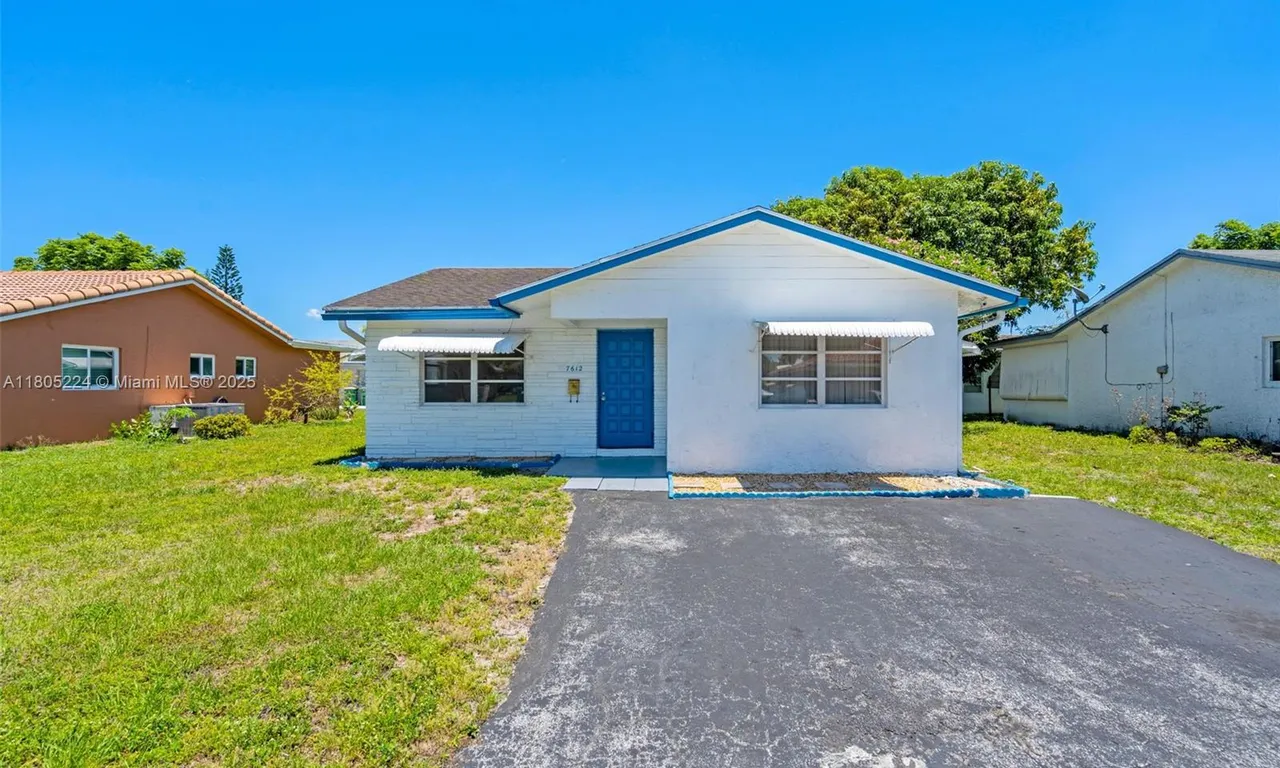 7612 NW 68th Ave, Tamarac FL 33321
