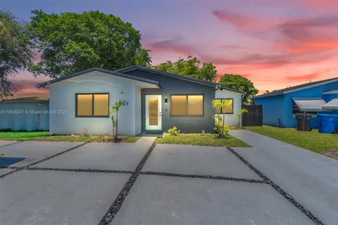 4029 SW 22nd St, West Park FL 33023