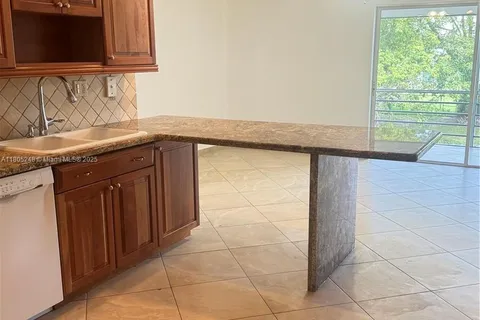 3111 Coral Springs Dr # 215, Coral Springs FL 33065
