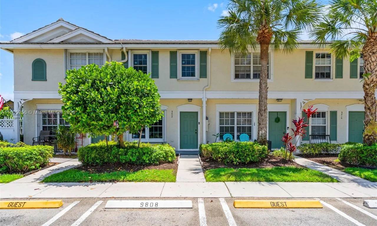 9808 NW 56th Pl, Coral Springs FL 33076