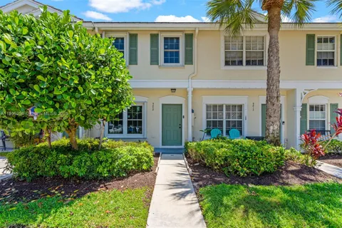 9808 NW 56th Pl, Coral Springs FL 33076