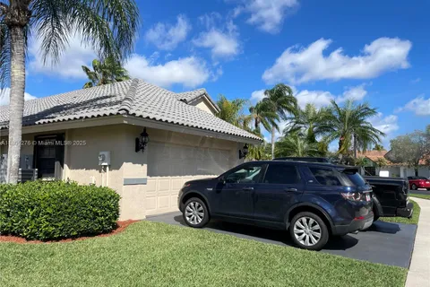 104 Executive Cir, Boynton Beach FL 33436