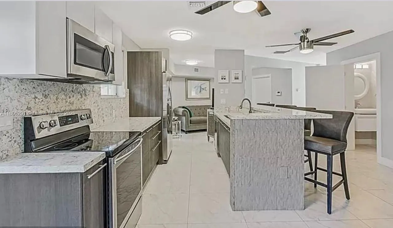 725 SE 14th Ct, Fort Lauderdale FL 33316