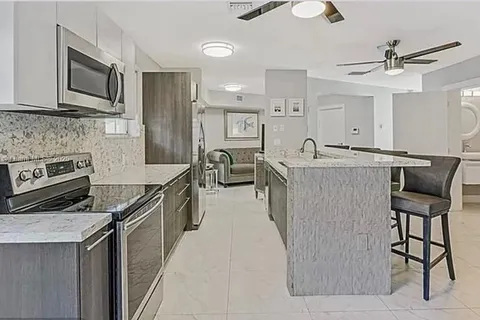 725 SE 14th Ct, Fort Lauderdale FL 33316