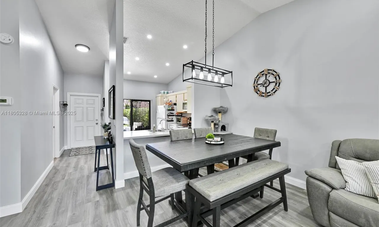 1054 NW 53rd St, Deerfield Beach FL 33064