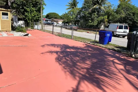 2510 Wiley St # A, Hollywood FL 33020