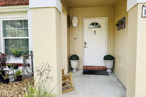 1533 Garden Rd, Weston FL 33326