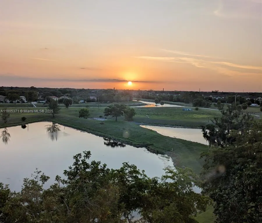 3090 N Course Dr # 708, Pompano Beach FL 33069