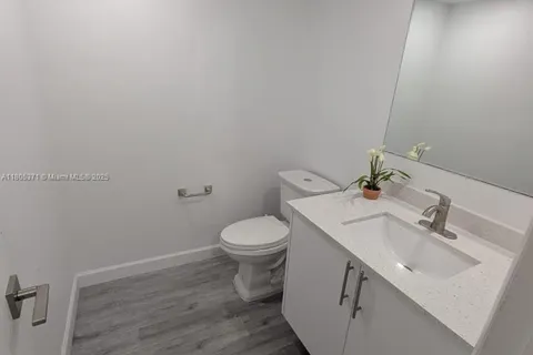 3090 N Course Dr # 708, Pompano Beach FL 33069