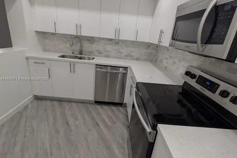 3090 N Course Dr # 708, Pompano Beach FL 33069