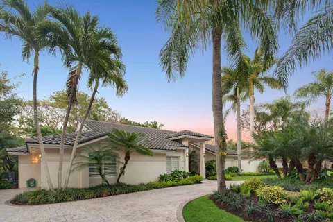 7395 SW 166th St, Palmetto Bay FL 33157