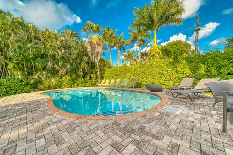 13801 NE 1st Ave, Miami FL 33161