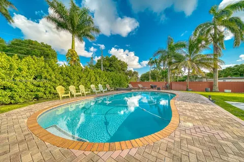 13801 NE 1st Ave, Miami FL 33161