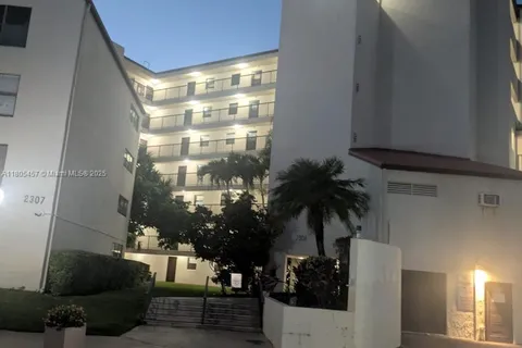 2309 S Cypress Bend Dr # 612C, Pompano Beach FL 33069