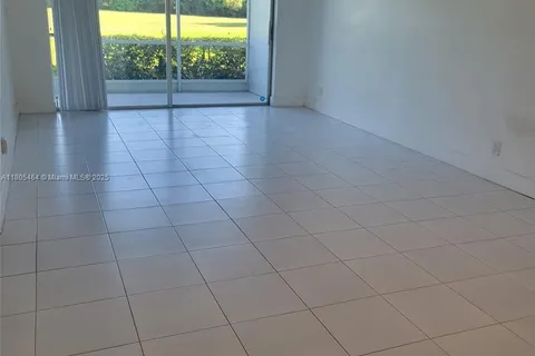 3100 N Palm Aire Dr # 104, Pompano Beach FL 33069