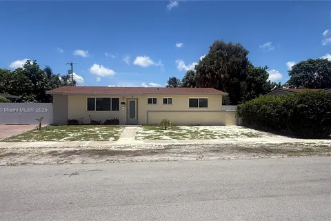 2345 NW 182nd Ter, Miami Gardens FL 33056