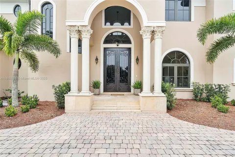 11930 NW 8th St, Plantation FL 33325