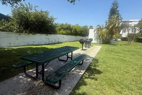 288 Sea View Dr # C2, Key Biscayne FL 33149