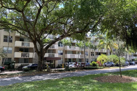 1800 Sans Souci Blvd # 119, North Miami FL 33181