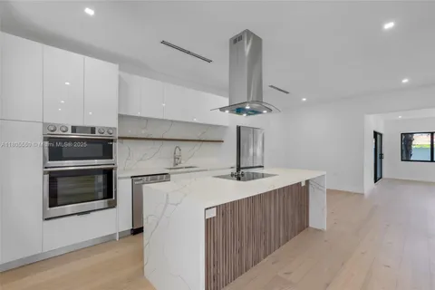 53 NW 107th St, Miami Shores FL 33168