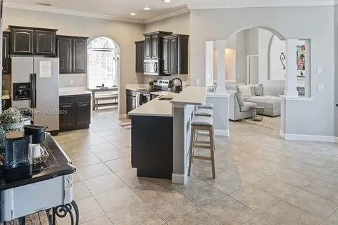 6779 HILLIS DR, Other City - In The State Of Florida FL 33813