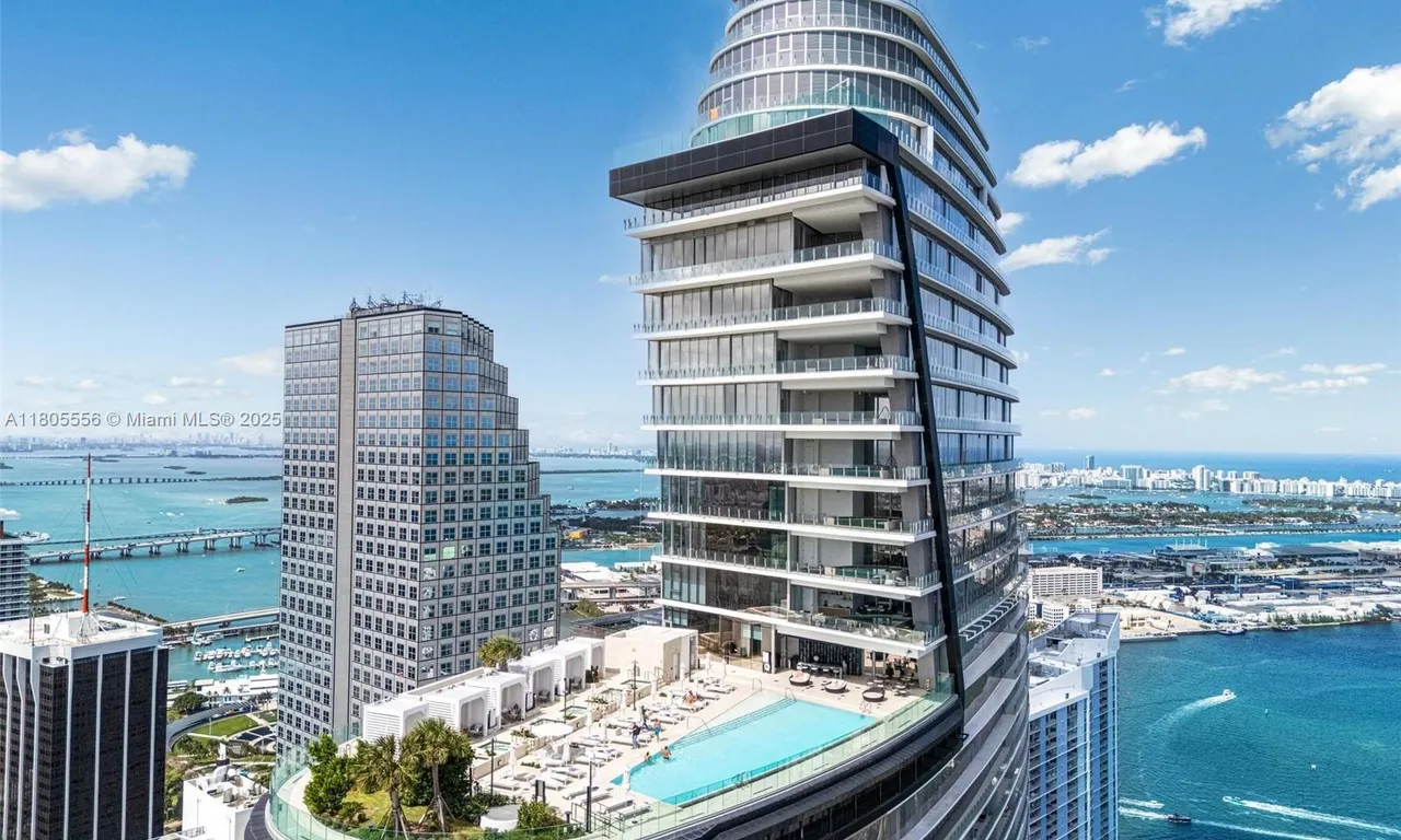 300 Biscayne Boulevard Way # 4507W, Miami FL 33131