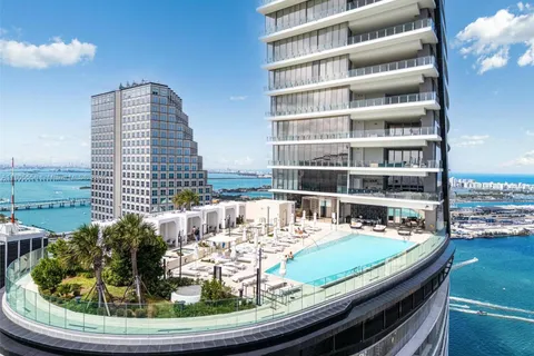 300 Biscayne Boulevard Way # 4507W, Miami FL 33131