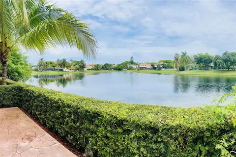 9029 SW 214th St, Cutler Bay FL 33189