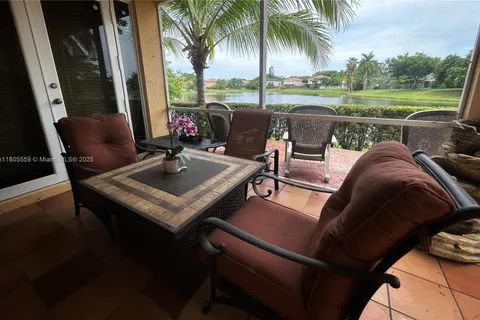 9029 SW 214th St, Cutler Bay FL 33189