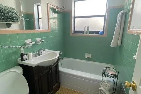 805 86th St # 805, Miami Beach FL 33141
