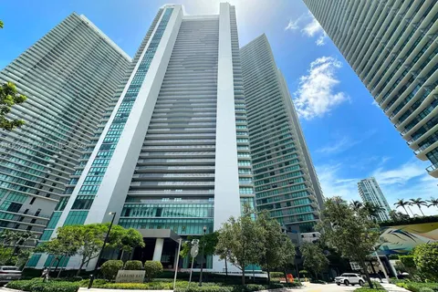 650 NE 32nd St # 4201, Miami FL 33137