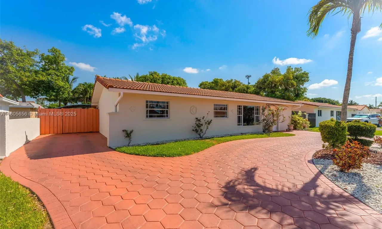 9875 SW 26th Ter, Miami FL 33165