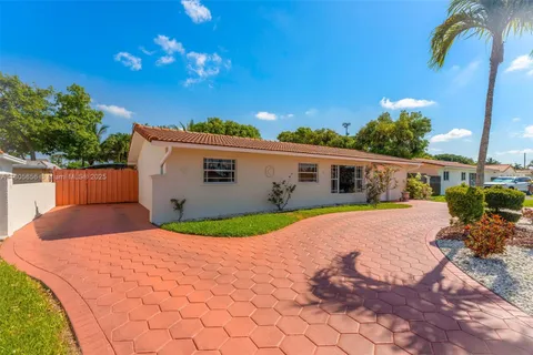 9875 SW 26th Ter, Miami FL 33165
