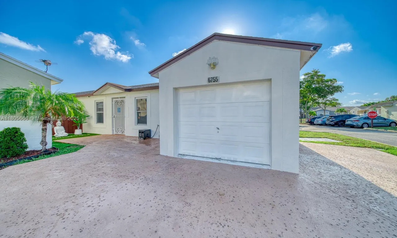 6755 NW 199th St, Hialeah FL 33015