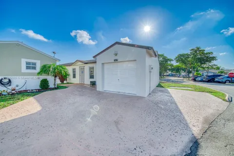 6755 NW 199th St, Hialeah FL 33015
