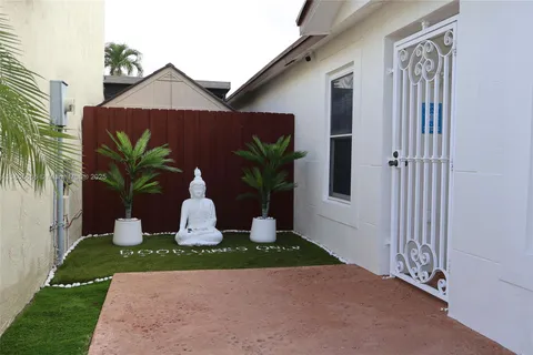 6755 NW 199th St, Hialeah FL 33015