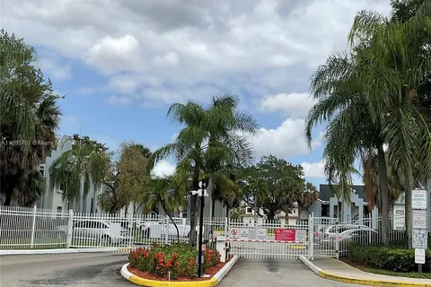 301 SW 113th Way # 301, Pembroke Pines FL 33025