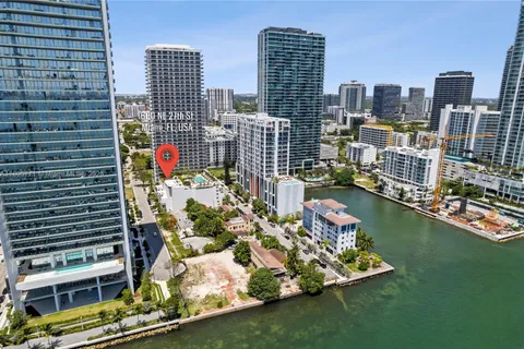 600 NE 27th St, Miami FL 33137