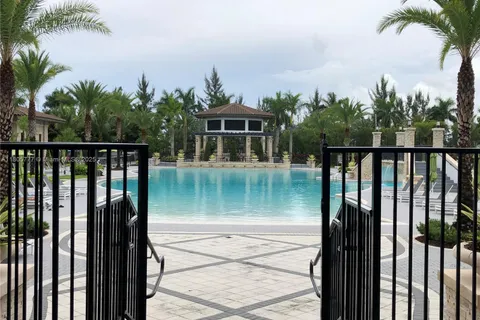 10600 NW 88th St # 203, Doral FL 33178