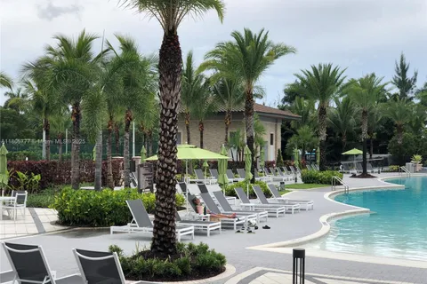 10600 NW 88th St # 203, Doral FL 33178