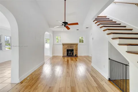 1031 SW 4th St, Fort Lauderdale FL 33312