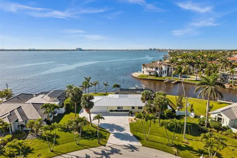 1600 Edith Esplanade, Cape Coral FL 33904