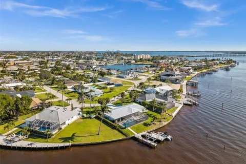 1600 Edith Esplanade, Cape Coral FL 33904