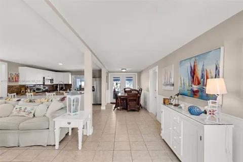 137 Grassy Rd, Key Largo FL 33037