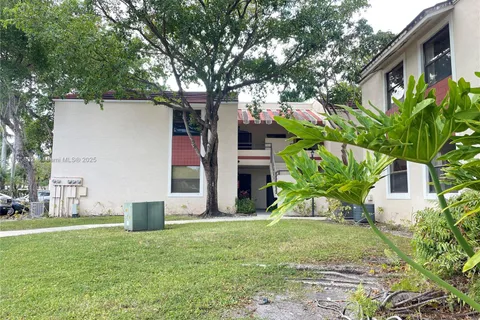 20065 NE 3rd Ct # O3, Miami FL 33179