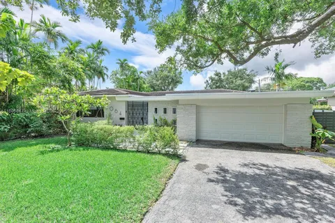 1064 NE 97th St, Miami Shores FL 33138