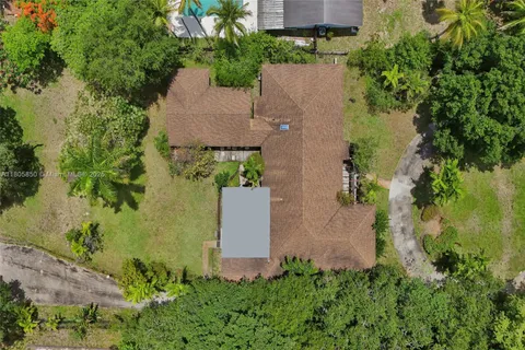 65 NE 152nd St, Miami FL 33162