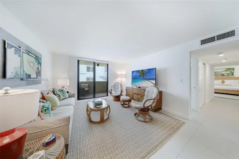 1621 Collins Ave # 807, Miami Beach FL 33139