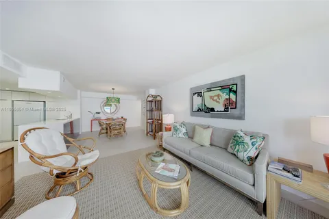 1621 Collins Ave # 807, Miami Beach FL 33139